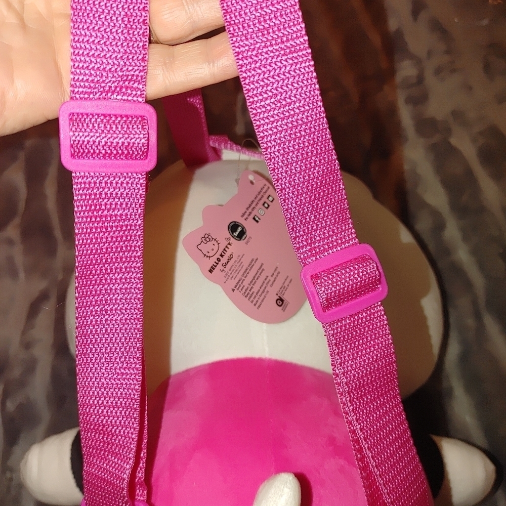 Hello Kitty Plush Backpack - Picture 6 of 7